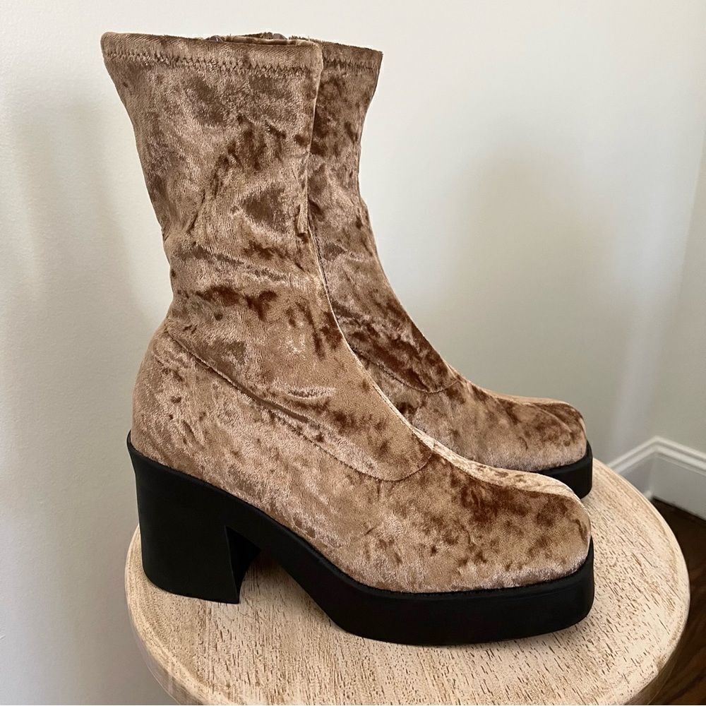 Steve Madden Klayton‎ Velvet Platform Mid Boots, NWOB
